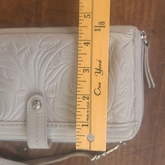 The Sak Iris Crossbody Smart Phone Wallet Women's Grey Leather Foliage Design - Picture 8 of 8